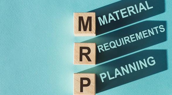POST BLOG_799X444_shutterstock_1967919505_Differenze tra un ERP e uno MRP