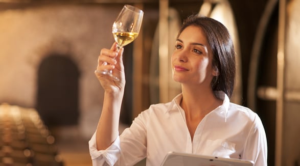 POST BLOG_799X444_shutterstock_222292549_Come gestire una cantina vini